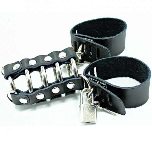 img_123112_e9883b53e7360ff63568e41a73487f52_1.png OHMAMA FETISH - JAULA PENE CON ANILLAS METALICAS Y CORREAS PIEL