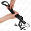 img_187278_43c28529e15aa3ebd6341d03ffb3b33a_1.png KINK - LÁTIGO DE SERPIENTE CON ANILLO DE MANO NEGRO 65 CM