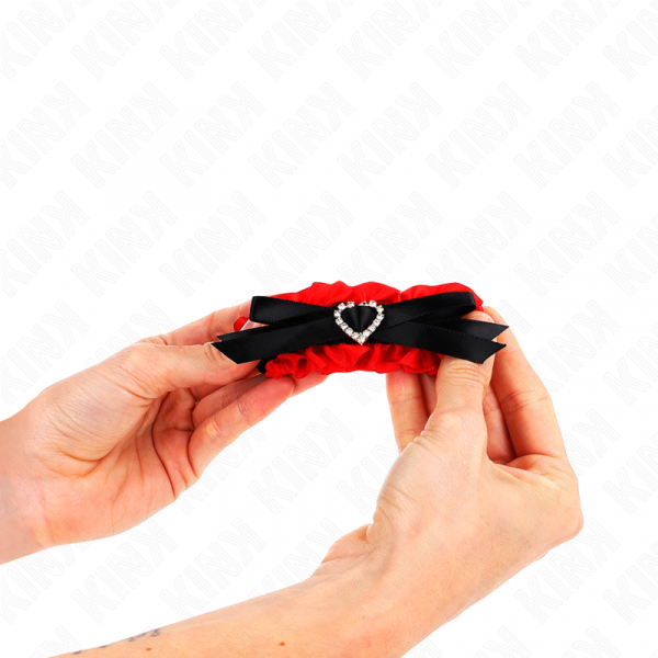 img_187744_0b0c27248f225cfa89ffafba271984b1_1.png KINK - MUÑEQUERAS ELÁSTICAS DE ENCAJE CON DETALLE CORAZÓN ROJO AJUSTABLE 22-35 CM