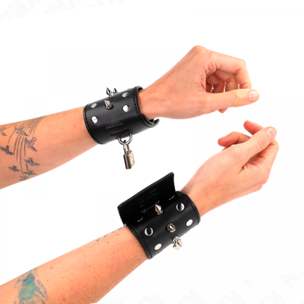 img_187750_45d40a003fb83c3834a1a5513c0db200_1.png KINK - MUÑEQUERAS ESTILO PUNK CON PINCHOS 25 X 6 CM