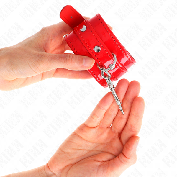 img_189237_4c36920d4e26ecb2ce5dd3d32985203c_1.png KINK - MUÑEQUERAS CON TACHUELAS ROJO AJUSTABLE 23-33 CM