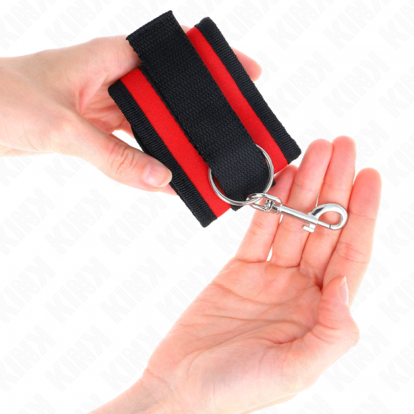 img_189472_5d6d6369d742148c3eb680bfb6e1e7cc_1.png KINK - MUÑEQUERAS NYLON ROJO-NEGRO MODELO 2 AJUSTABLE 18-35 CM X 6 CM