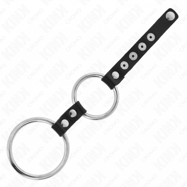 img_192896_bfdb737f3f2383072e2d6f9c2099fbc2_1.png KINK - ANILLO PENE METAL DOBLE 3.8 CM A 5 CM CONECTADOS CON CUERO