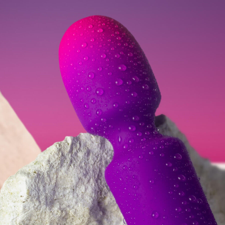 img_211183_96a37b70da88df6a15911f4b8872f5ba_1.jpg ROCKS- OFF - GLO- GIRL VIBRADOR WAND MINI MORADO