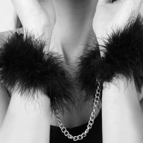 img_46830_0102e9491880aa4ddadab8d4ab6e4251_1.jpg BIJOUX - ZA ZA ZU FEATHER HANDCUFFS