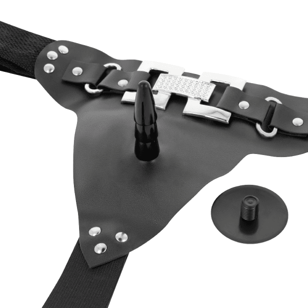 HARNESS ATTRACTION - ARNÉS DELUXE CON VIBRACIÓN REALÍSTICO 18 CM -O- 4.5 CM